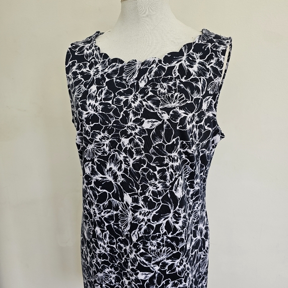 Talbots sleeveless navy white floral dress size Small - Picture 6 of 7